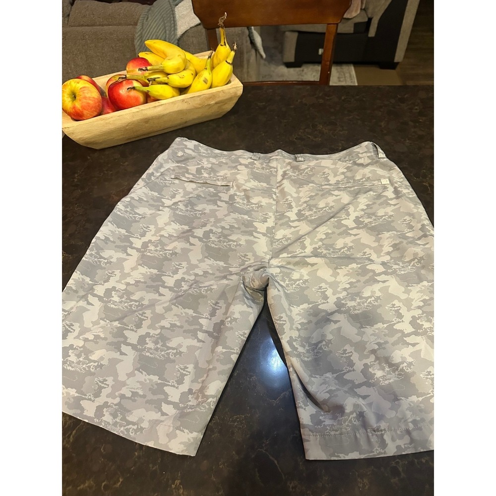 Peter Millar Mens Grey Camo Performance Golf Shorts Size 36 Crown Sport - Picture 8 of 8